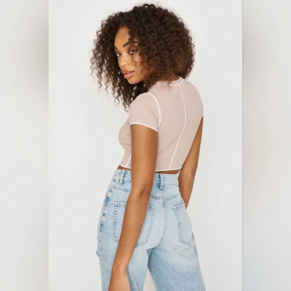 Garage-Exposed Seams Stormi Tee - Picture 4 of 6